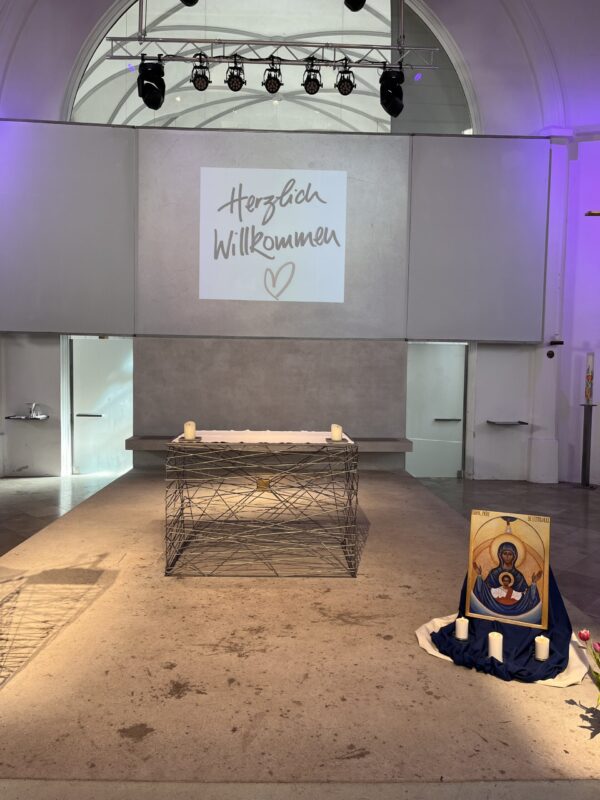 Jugendkirche Jugendkirche - dort sind wir oft am Sonntag